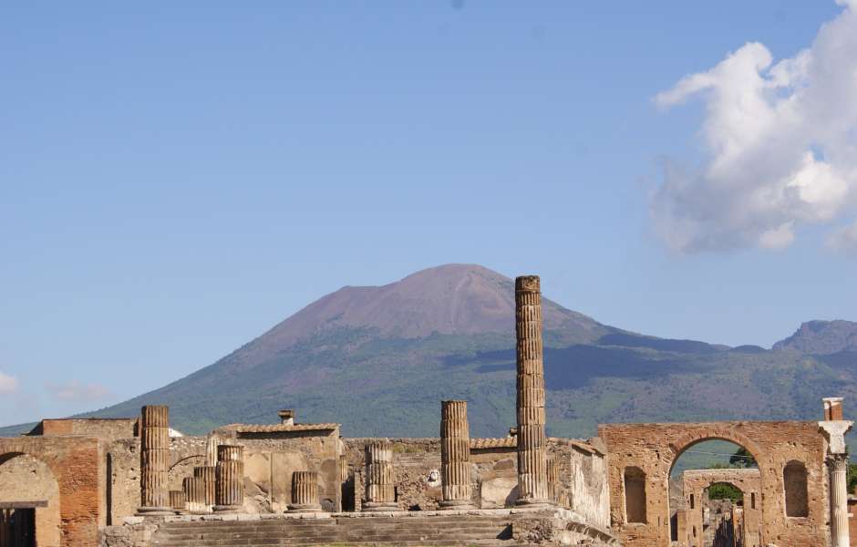 Day 3: Pompeii and Mount Vesuvius 