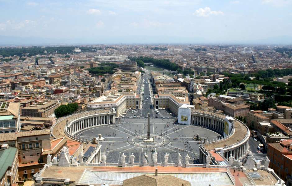 2.	Discover the treasures of the Vatican City