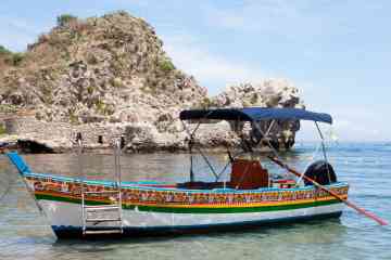 Experience by boat around Taormina region and Isola Bella